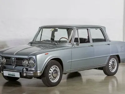 Usata Alfa Romeo Giulia Super 103 CV (75 kW) 1970 Grigio Berlina