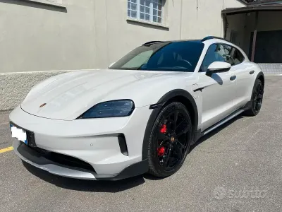 Usata Porsche Taycan Cross Turismo 163 kW (222 CV) 2024 Grigio Station wagon
