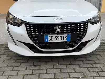 Usata Peugeot e-208