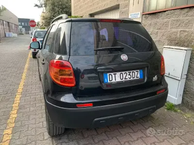 Usata Fiat Sedici 107 CV (78 kW) 2008 Nero SUV