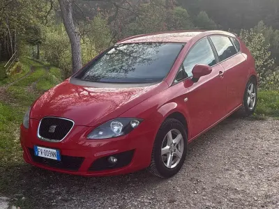 Usata Seat Leon 86 CV (63 kW) 2010 Rosso Utilitaria