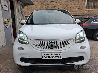 Usata Smart ForFour 71 CV (52 kW) 2016 Bianco Utilitaria