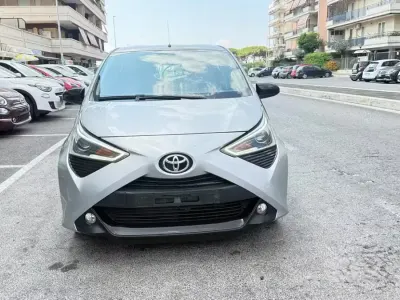 Usata Toyota Aygo X-play 72 CV (52 kW) 2019 Grigio Utilitaria
