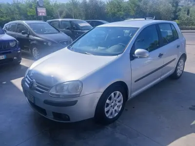 Usata VW Golf IV Sportline 105 CV (77 kW) 2006 Argento Berlina