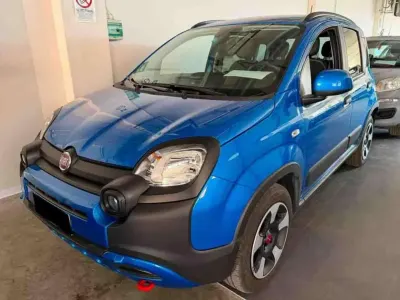 Usata Fiat Panda Cross Cross 69 CV (50 kW) 2023 Blu Utilitaria