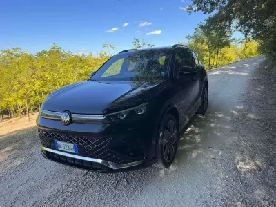 Usata VW Tiguan R-line Plus 193 CV (141 kW) 2026 Nero SUV