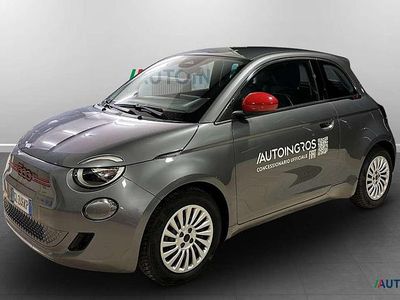 Usata Fiat 500e Red 69 kW (95 CV) 2022 Mineral grey Utilitaria