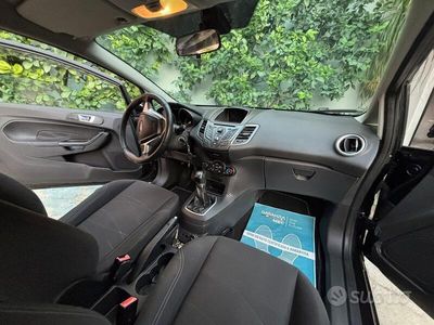 Usata Ford Fiesta 53 CV (38 kW) 2014 Blu Utilitaria
