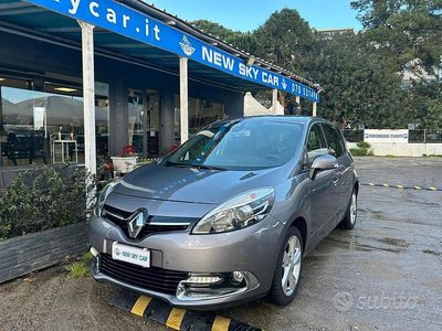 Usata Renault Scénic III XMOD 110 CV (80 kW) 2013 Grigio Monovolume