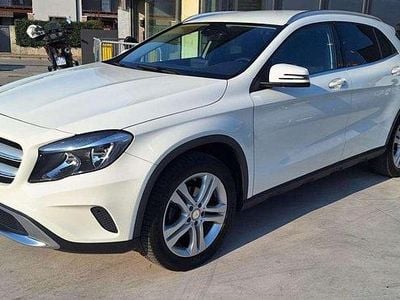 Gebraucht Mercedes GLA200 136 PS (100 kW) 2017 Weiß SUV
