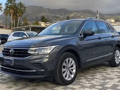 Usata VW Tiguan Life 122 CV (89 kW) 2022 Grigio SUV