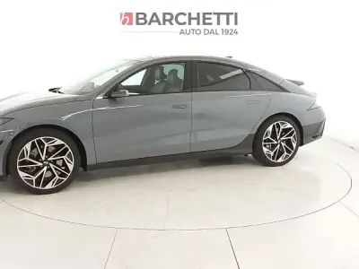 Usata Hyundai Ioniq 239 kW (325 CV) 2024 Nocturne gray metallic Utilitaria