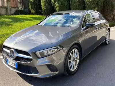 Usata Mercedes A180 116 CV (85 kW) 2018 Grigio Berlina