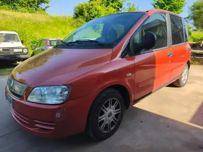 Begagnad Fiat Multipla Dynamic 120 HK (88 kW) 2007 Orange Minibuss