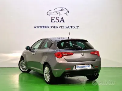 Usata Alfa Romeo Giulietta Distinctive 170 CV (125 kW) 2012 Grigio(met.) Utilitaria