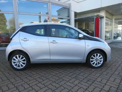 Usata Toyota Aygo X-cite 2018 Argento Utilitaria