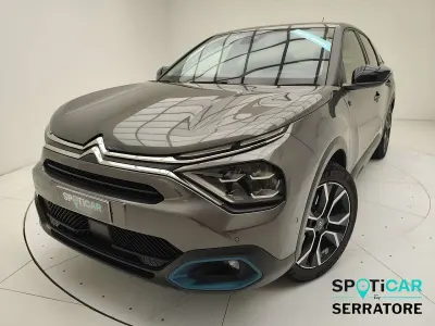 Usata Citroën e-C4 Shine 100 kW (136 CV) 2023 Grigio Berlina