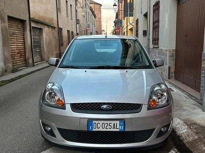 Usata Ford Fiesta 2007 Grigio Utilitaria