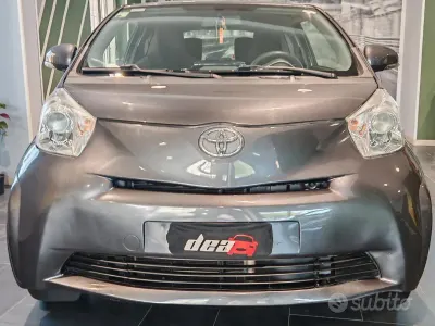 Usata Toyota iQ Trend 68 CV (50 kW) 2013 Grigio Utilitaria