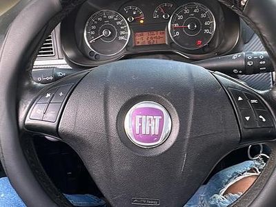 Grigio Usata 2009 Fiat Punto Utilitaria | 2000 € (Buon prezzo)
