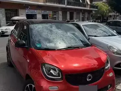 Usata Smart ForFour 90 CV (66 kW) 2016 Rosso Utilitaria