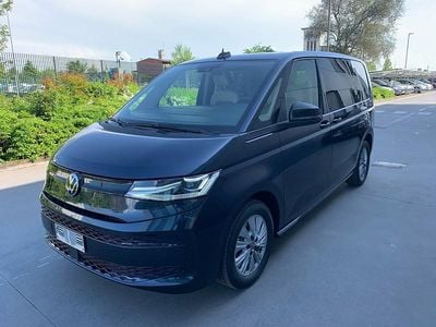 Nuova VW Multivan 150 CV (110 kW) 2026 Starlight blue metallizzato Furgone