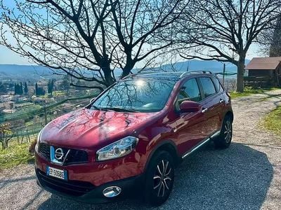 Usata Nissan Qashqai Tekna 117 CV (86 kW) 2011 Rosso SUV