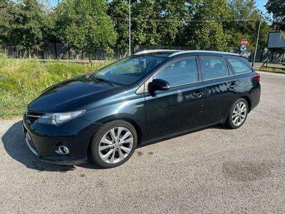 Toyota Auris Hybrid