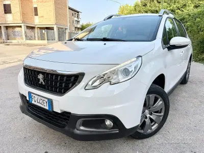 Usata Peugeot 2008 82 CV (60 kW) 2016 Bianco SUV