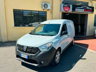 Usata Dacia Dokker Comfort 102 CV (75 kW) 2018 Bianco Monovolume