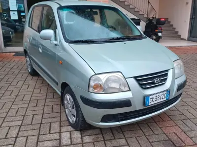 Usata Hyundai Atos 59 CV (43 kW) 2002 Blu Utilitaria