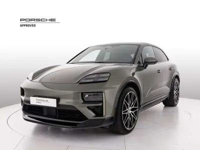 Usata Porsche Macan Turbo 469 kW (639 CV) 2024 Verde SUV