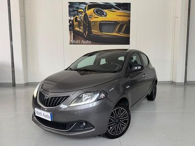 Usata Lancia Ypsilon Gold 69 CV (50 kW) 2022 Grigio Utilitaria