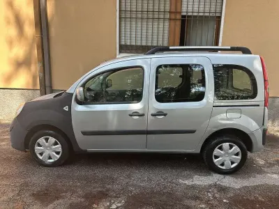 Usata Renault Kangoo Dynamique 106 CV (77 kW) 2008 Monovolume