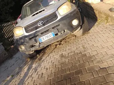 Usata Toyota RAV4 116 CV (85 kW) 2004 Grigio SUV