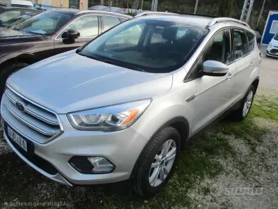 Usata Ford Kuga 120 CV (88 kW) 2017 Grigio SUV