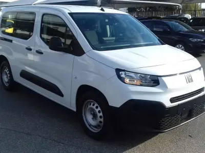 Usata Fiat Doblò 101 CV (74 kW) 2024 Bianco Monovolume