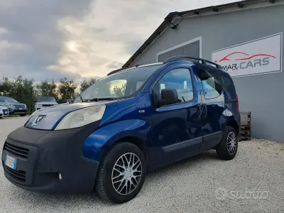 Usata Peugeot Bipper 68 CV (50 kW) 2010 Bluazzurro Monovolume