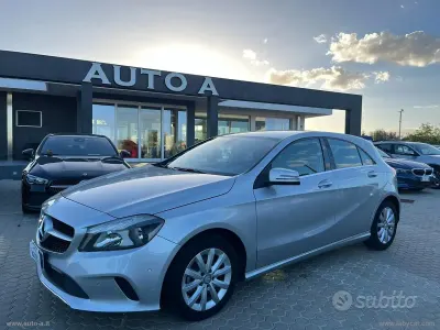 Usata Mercedes A180 Executive 109 CV (80 kW) 2015 Grigio Berlina