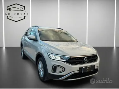 Begagnad VW T-Roc Style 150 HK (110 kW) 2024 Beige SUV