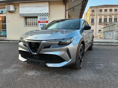 Nuova Alfa Romeo GT Junior Edizione Speciale 135 CV (99 kW) 2025 Grigio SUV