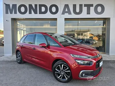 Begagnad Citroën C4 Picasso Live 120 HK (88 kW) 2016 Röd Minibuss