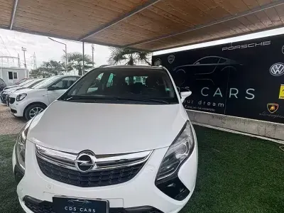 Usata Opel Zafira Tourer Cosmo 150 CV (110 kW) 2015 Bianco Monovolume
