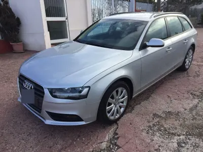 Usado Audi A4 143 CV (105 kW) 2012 Gris Familiar