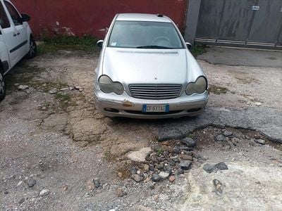 Usata Mercedes C200 Elegance 122 CV (89 kW) 2003 Grigio Berlina
