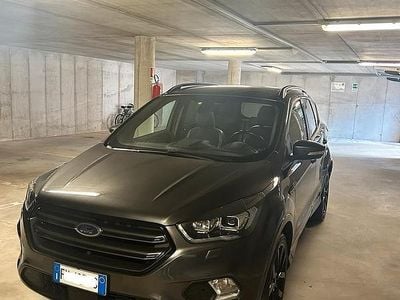 Usata Ford Kuga ST-Line 120 CV (88 kW) 2018 Grigio SUV