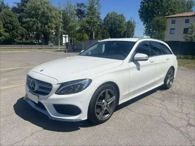 Usado Mercedes C250 Premium 204 CV (150 kW) 2015 Blanco Familiar