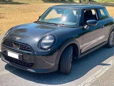 Nero Usata 2024 Mini Cooper Essential Utilitaria | 26.500 € (Buon prezzo)