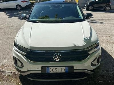 Usata VW T-Roc Life 110 CV (80 kW) 2023 Bianco SUV