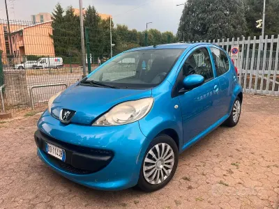 Usata Peugeot 107 68 CV (50 kW) 2006 Blu Utilitaria